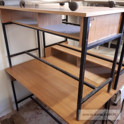 Sprzęt kwaterunkowy - pakiet zawierający 7 poz. asort. (wg oddzielnego wykazu), w tym m.in.: antyramy, siedziska, stoły itp. 